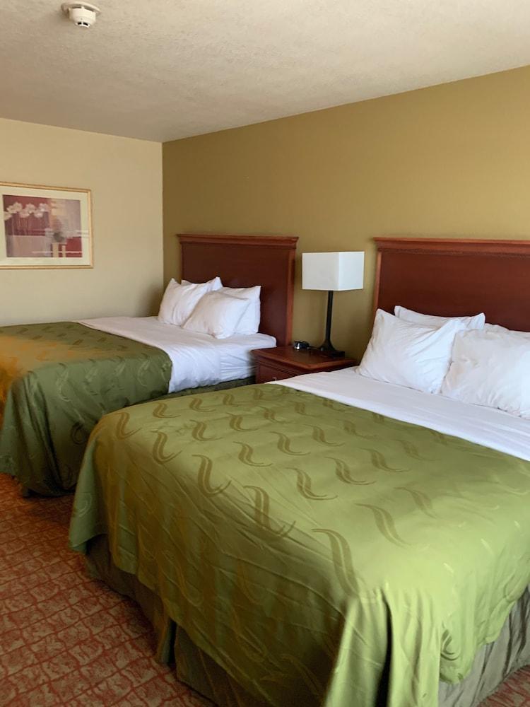 Heritage Hotel And Suites Dickinson Eksteriør bilde