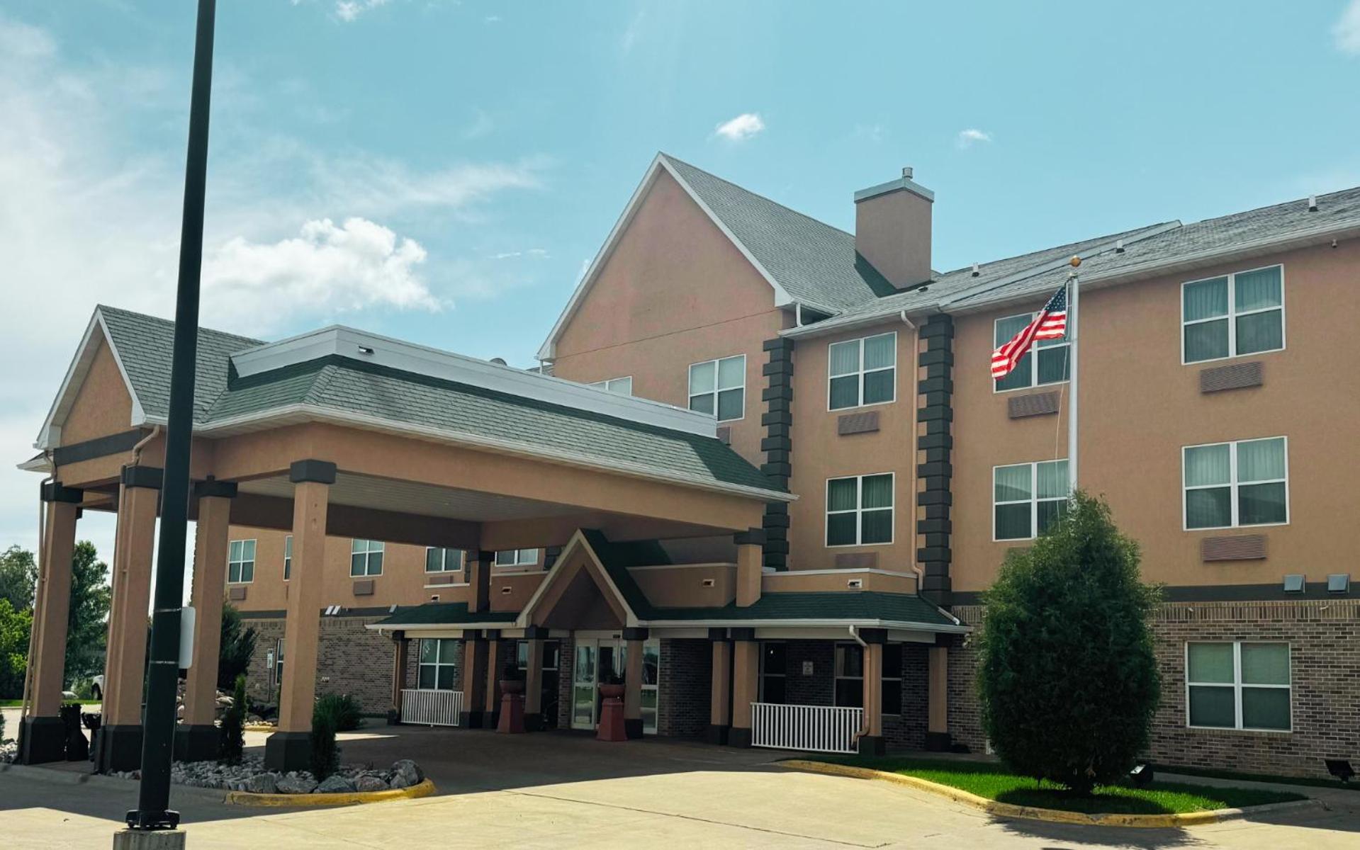 Heritage Hotel And Suites Dickinson Eksteriør bilde