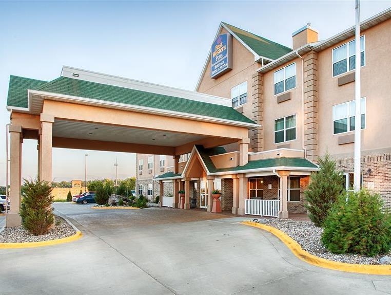 Heritage Hotel And Suites Dickinson Eksteriør bilde